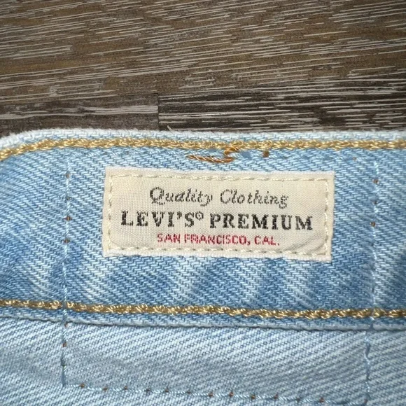 NWOT Levi’s 501 Mid Thigh Shorts - Picture 10 of 14